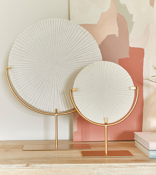 Textured Disc on Stand